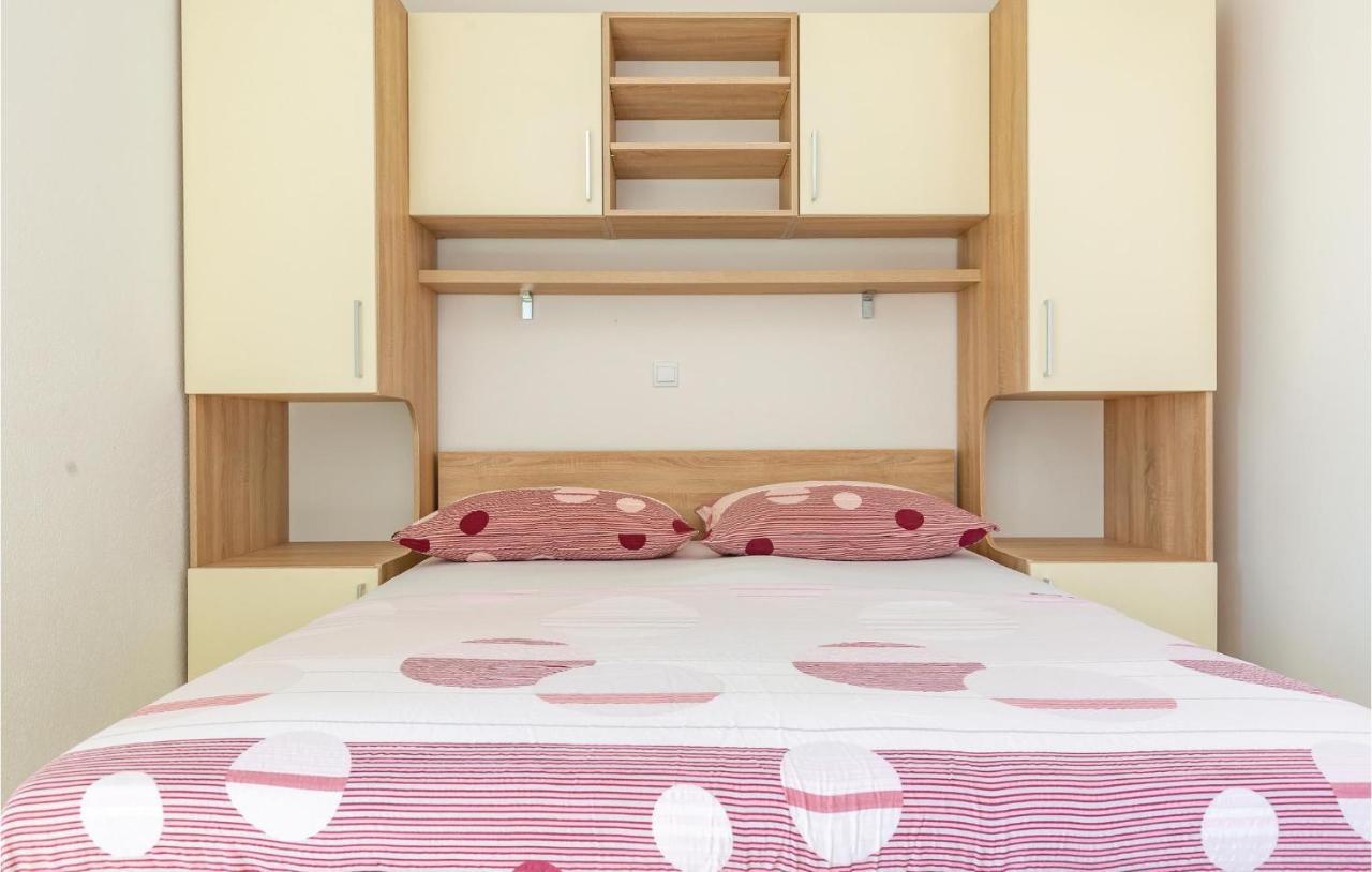 Amazing Apartment In Krvavica With Wifi Εξωτερικό φωτογραφία